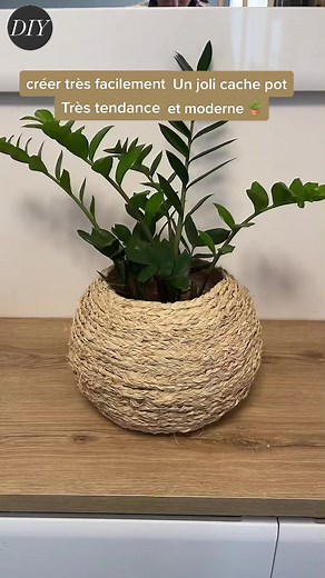 Créer un joli cache pot en raphia facilement