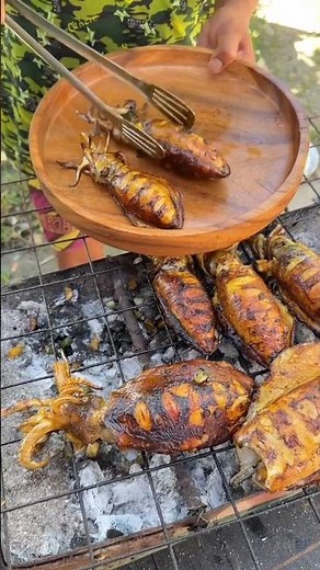 Grilled Squid Perfection: Fresh Sauces & Smoky Flavors You’ll Love! 🌿 | Easy Grilled Squid Recipe