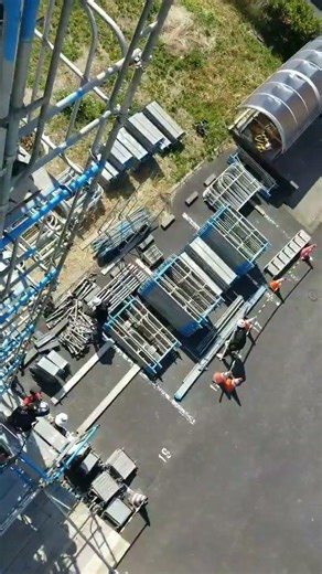 外部足場解体中