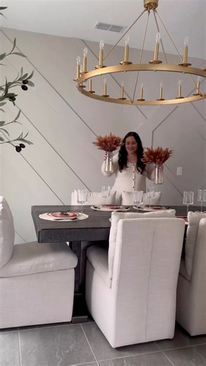 14K views · 259 reactions | An easy and affordable Thanksgiving table setting idea! Love the traditional Fall colors 李李Everything I used is from Amazon and can be found linked on my Amazon storefront 旅️癩 Link in bio!! #falldecor #falldecorating #partyideas #hosting #Thanksgiving #tablesetting #BudgetFriendly | Glamorouslyliving | Facebook