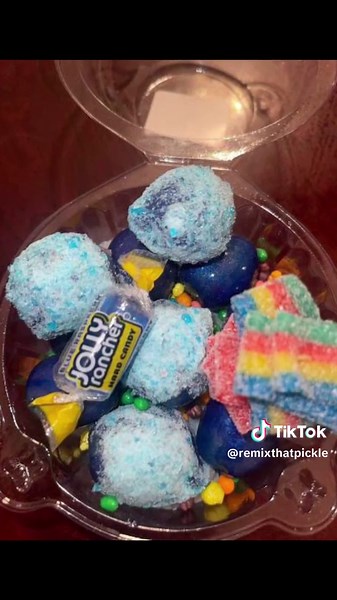 #chamoypickle #remixthatpickle #foryoupage #fyp #candygrapes #candypickles #candypineapples #explore