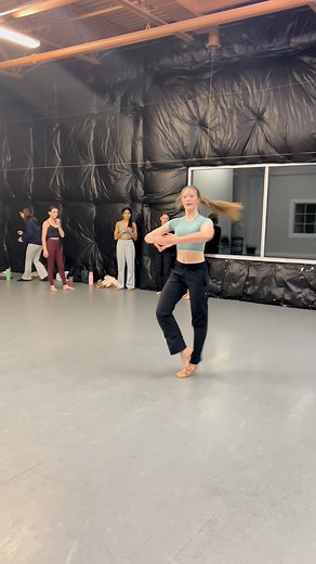 Technique with @savannahputbrese at @missiondanceproject 👏🏻❤️ | Gabby J Choreo