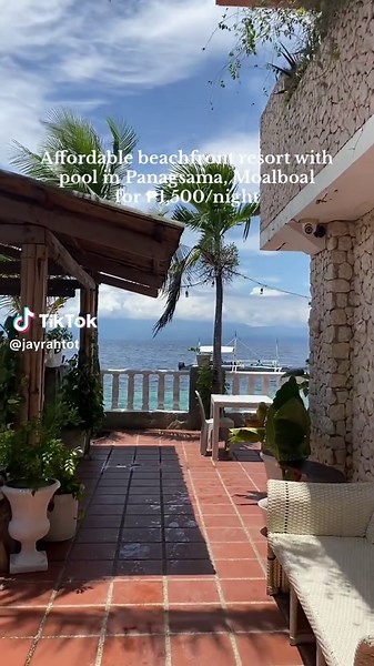 Affordable Beachfront Resort in Moalboal