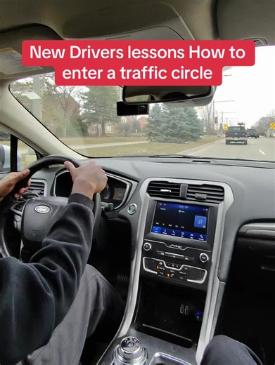 Traffic circles may be the most thrilling lesson I teach to student drivers! One of my favorite intersections by far #TrafficCircles #Roundabouts #MRRoadReady #tiktoklearningcampaign #edutok