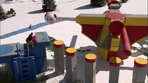 Snow, ice, and zero traction turn the Wipeout course into a frozen battlefield packed with brutal falls and big laughs. - | Wipeout