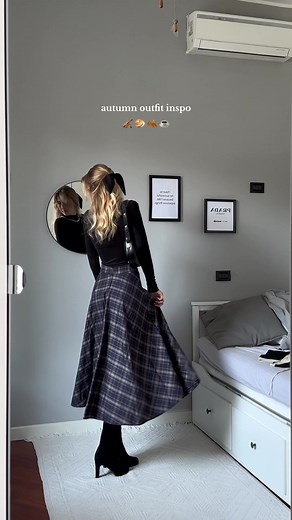 Blue Long Skirt Outfit Ideas for Fall | Commense Autumn Fashion