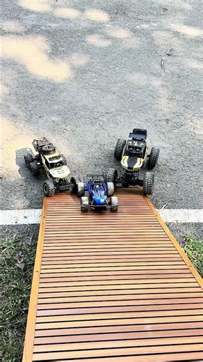 Epic RC Truck Stunt Battle on Mega Ramp!🔥🏁