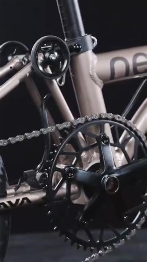 Redefine your ride with JAVA NEO Trifold—precision-engineered to be lightweight for easy handling, ensuring efficiency and comfort throughout the whole experience. 𝐎𝐟𝐟𝐢𝐜𝐢𝐚𝐥 𝐎𝐫𝐢𝐠𝐢𝐧𝐚𝐥 𝐉𝐀𝐕𝐀 𝐍𝐄𝐎 𝐁𝐢𝐤𝐞𝐬 only available at : 𝐏𝐄𝐍𝐀𝐍𝐆 LIM CYCLE OUTLET : 36, Jalan Mayang Pasir, Bayan Baru, 11950 Bayan Lepas, Pulau Pinang 𝑵𝑬𝑮𝑬𝑹𝑰 𝑺𝑬𝑴𝑩𝑰𝑳𝑨𝑵 XL MOTOR SDN BHD : NO. 522, 524, Jalan Bandar Senawang 16, Pusat Bandar Senawang, 70450 Seremban, Negeri Sembilan KEDAI BASIK
