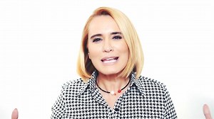 66K views · 1.7K reactions | Echipa METRO m-a intrebat cum era acum 20 de ani. Poate pentru ca si-au dat seama ca am si eu 20 de ani...de serviciu... :))) | Andreea Esca | Facebook