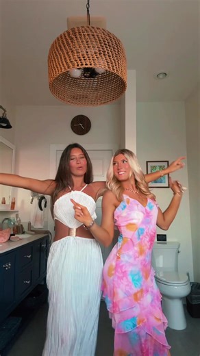 just us dressing up again 🎉🙌🕺 #springbreak #florida #bestfriends #virginiatech #trendy