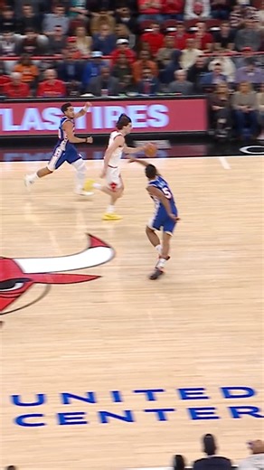 538K views · 10K reactions | Josh Giddey becomes the 2nd player in Chicago Bulls franchise history to record back-to-back triple-doubles!  29 PTS | 15 REB | 12 AST The 1st player was Michael Jordan! ☄️ | NBA | Facebook