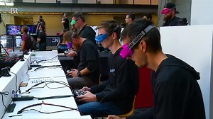 Statt Formel 1: In den USA werden Drohnen-Rennen immer beliebter. Zum Beispiel organisiert die Drone Racing League eigene Wettbewerbe und will dieses Jahr nach eigener Aussage auch eine Weltmeisterschaft veranstalten. | BR24