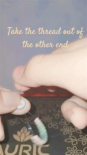 Tutorial on how to make a bow!🎀 #bow #tutorials #bracelets