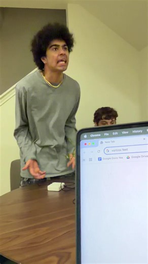 xanderyikes (@xanderyikes)’s video of four seconds