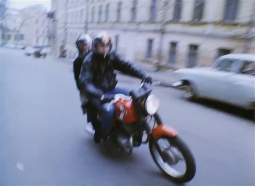 27K views · 432 reactions | Cezet 350 Typ 472.6 мчить Києвом. 1993 рік. #cz350472 | KMZ DNEPR motorcycles / Мотоциклы Днепр КМЗ К-750 М-72 | Facebook