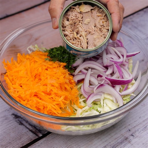 153K views · 1K reactions | Maintenant que j’ai trouvé cette recette, je veux juste manger cette salade! | Mon Livre de Recettes | Facebook