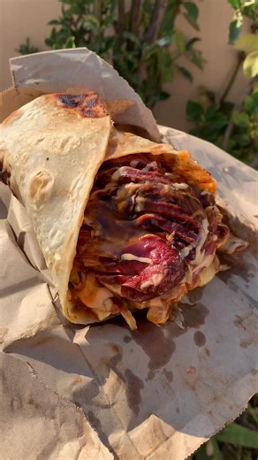 Bana bako gae tsogang and come with me to E’xhibeni Siyasutha , tshipo street protea glen ext 12 . I ordered the kota wrap for R50 🥪😋❤️ @e'xhibeni siyasutha #kota #kotaculturewrap #kasi #creatorsearchinsights #fyp