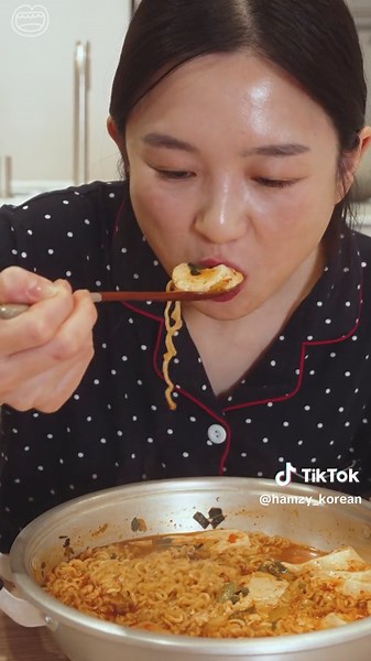 쌀쌀하니까 칼칼한 라면이 땡겨 #순두부열라면#spicyramyun#라면먹방#야식#tiktokfood | food videos