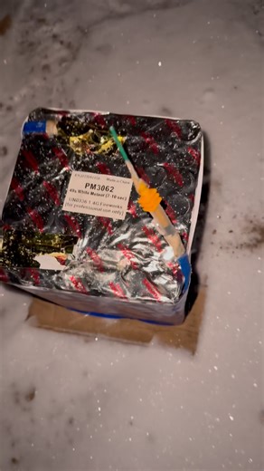 New PyroMax PM3062 49s White Meteor Firework Cake 1.4g Pro #Fireworks #Firework #Pyro #Shorts