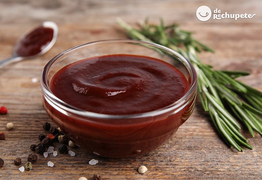 Cómo hacer una salsa barbacoa o BBQ casera perfecta para acompañar tus platos y asados - De Rechupete