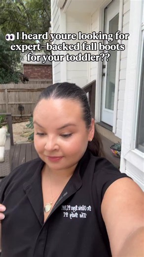 👢 Comment LINK and I’ll send you my PT-approved fall shoe guide for babies & toddlers! Not all fall boots are created equal 🍂👢 As a pediatric PT, I look for more than just style — these boots actually support your little one’s movement and development (and still look adorable doing it). #FallFashion #ToddlerShoes #BabyShoes #DevelopmentalMilestones #BabyEssentials #MotorDevelopment | Thebabypt