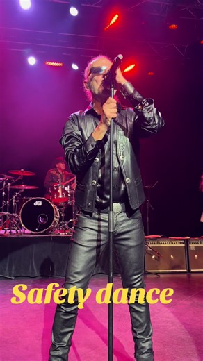 Men Without Hats what a fun band to see. Ivan Doroschuk has this energy that just gets the crowd into it #MenWithoutHats #YQR #LiveMusic #CanadianMusic