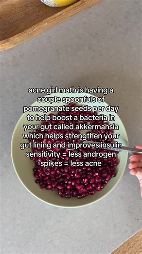 Akkermansia is one of the most commonly imbalanced strains I see on GI-MAPs in clients with acne (not everyone 👀 cough cough… always test to confirm) When this bacteria is low, we tend to see: weaker gut lining, more inflammation, worse insulin sensitivity, more hormonal chaos, and more immune reactions that show up on the skin So while it looks like you’re just eating fruit…you’re actually sending signals to your gut that help calm oil glands, inflammation, and breakouts!! How do you know if t