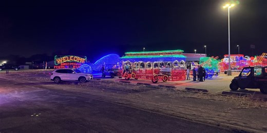 It’s beginning to look a lot like Christmas in East Peoria