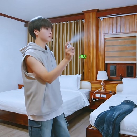 Effective Ways to Apply Perfume by Song Hyeongjun