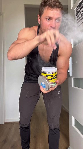 Who would trick or treat here? #halloween #gymcomedy #trickortreat #bodybuilding #bodybuilder #fitness #fit