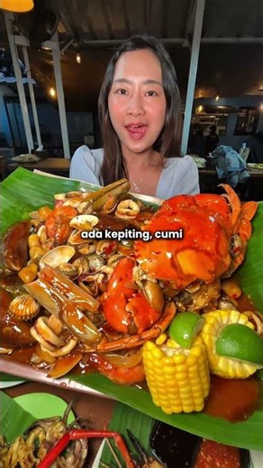 This is a great seafood platter in South Jakarta for only 200 thousand rupiah...