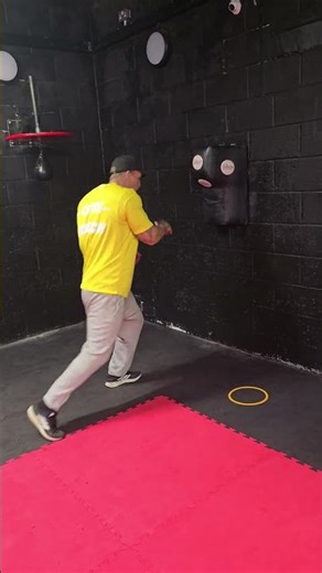 Beginner Boxing Footwork | Create Angles Against Hooks #shorts #boxing