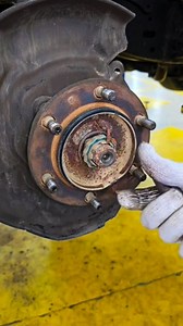 FJ cruiser front bearing replacement guide. #automobile #usamechanic #repair #diy #bearingreplacement #usamechanic #usaautomobile #usaviralreels #usaengine #mechanicalprincipal #automobile #efimechanic | Brotherhood Automobile