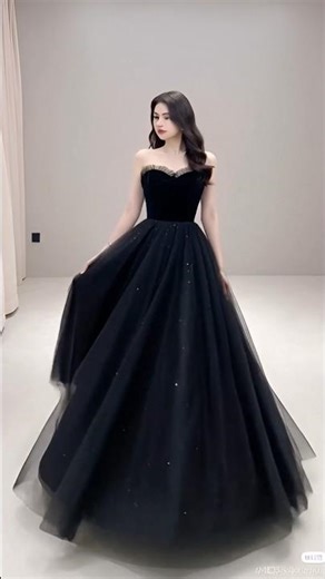 Deep Green Strapless Glitter Gown | Luxurious Evening Glam #DeepGreenGlitterGown #StraplessBallGown