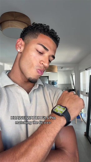 Publi. Son los pequeños detalles, los que complementan el outfit con mi nuevo #huaweiwatchfit5 de @huaweimobileesp ⭐️