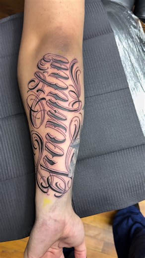 Personalized Familia Lettering Tattoos