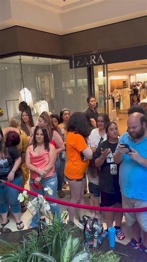 20K views · 123 reactions | Scenes from today’s Pop 2000 concert at Montgomery Mall, Featuring Chris Kirkpatrick, BBMAK, LFO, Ryan Cabrera, and O-Town. www.MoCoShow.com | The MoCo Show | Facebook