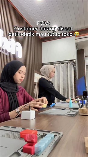 Dari jam 10.30 sampai jam 22:00 dimanaa kah kawww wahaii customer?😭 Halo user iPhone kalau kamu punya kendala seputar iPhone bisa langsung datang ke Jl. Halat No 130 Medan Area Kota Matsum II. Buka : 10.00 WIB Tutup : 22.00 WIB fixPRO Profesional Apple Device repair kita memang seprofesional itu #Fixpro #applefixmedan #serviceiphone #serviceiphonemedan #iphonerepairmedan | Fix Pro