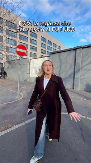 Sara Scerelli on Instagram: "Io che pensavo di sapere tutto sul futuro… e invece no 🤖✨ Con il codice SARA30 potete avere il 30% di sconto sul biglietto e chiedere anche voi a SAM se diventerete ricchi o benestanti 🎟️ @step2thefuture #TuSeiFuturo #Step2TheFuture #FuturAbilityDistrict #comedy #nosonbenestante ADV"