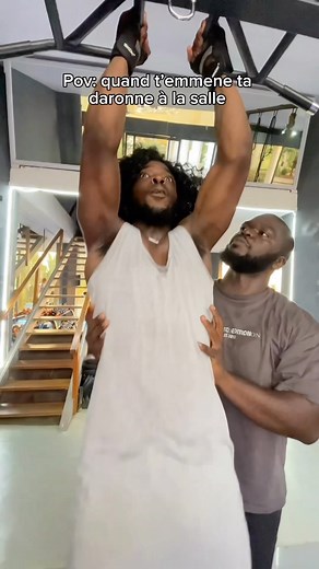 Dineiro on Instagram: "Comment il l’a saisi par la taille comme ça  #dineiro"