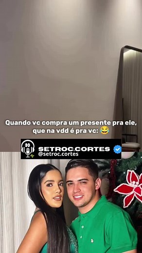 Troca de Presentes Engraçada entre Casais