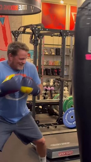 This week’s focus: Finish the Round Strong! 💪🏼 It doesn’t matter how you start the fight, all the matters is how you finish it! Learn to set a pace that no one can keep up with. The goal is to train your body and mind to get stronger as the fight goes on🧠💪🏼. Get ready to put in work from the first bell to the last bell! Head to our story or website for the trainer schedule this week and be sure to book your bag today!🤳 | TITLE Boxing Club Downtown Cincinnati