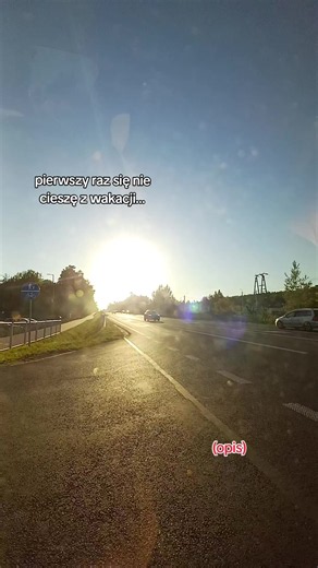 chodzi o to że i tak te wakacje spędzę w domu na telefonie bo nie będę miała nawet z kim wyjść bo każdy ma mnie w dupie albo gdzieś wyjeżdża a tak się cieszyłam parę dni przed zakończeniem roku że będę się spotykać ze znajomymi i odwalać różne żeczy no ale jednak tak nie będzie i teraz pozostaje mi tylko odliczać czas do września :/