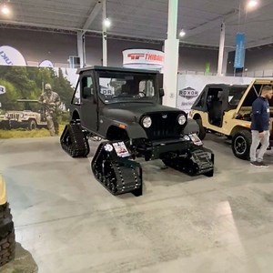 Mahindra Roxor -2.5l diesel engine -Automatic -Front & rear OX electric lockers 💪 - Heated cab ❄️Nordtrack❄️ -121″x15″ front track -136″x15″ rear track #nordtrack #mahindra #mahindraroxor #roxor #roxoroffroad #roxorautomatic #oxlocker #wearenordtrack #snowtracks #jeep #winter #canada #snow #sidebysides | NordTrack