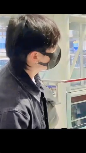 Jungkook's Stylish Airport Outfit Revealed