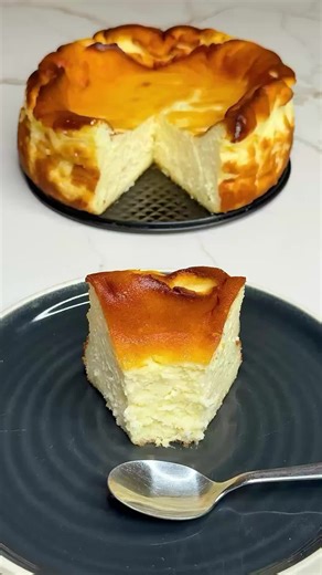 La auténtica tarta de queso a la viña. Cremosa esponjosa y deliciosa. La receta paso a paso y con todos los detalles está disponible en mi canal de YouTube tazi_oficial el enlace está en mi perfil suscríbete si aún no lo has hecho para que no te pierdas ninguna receta nueva. • • • #tik_tok #viral #fyp #recetas #tarta