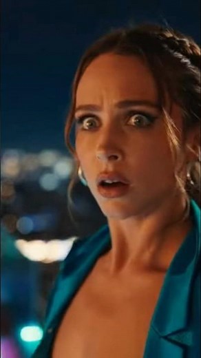 “Shattered Glass, Sudden Terror: A Rooftop Pool Collapse Sends Everyone Plunging Below #longstorysho