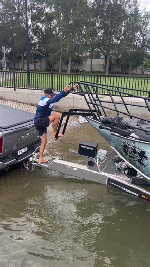 The GFAB trailer with the boat catch system is a game changer. Launching and loading the boat is so easy..even when I’m on my own. @Honda Marine Australia @Ram Trucks @Surtees Boats @Anaconda #fishingtiktoks #fishing #fishinglife #fishingaustralia #boatlife