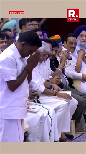 Padma Shri Awardee’s Dandavat Pranam to PM Modi