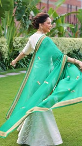 118K views · 1.3K reactions | Laaya hai unhe kon, falak se utaar ke 﫶 | Madhuri dixit dance | Facebook